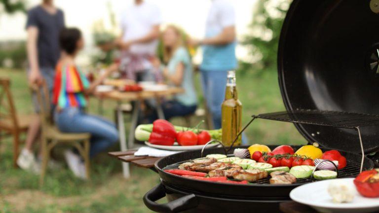 Zdrowe grillowanie - jak odchudzić majówkę?