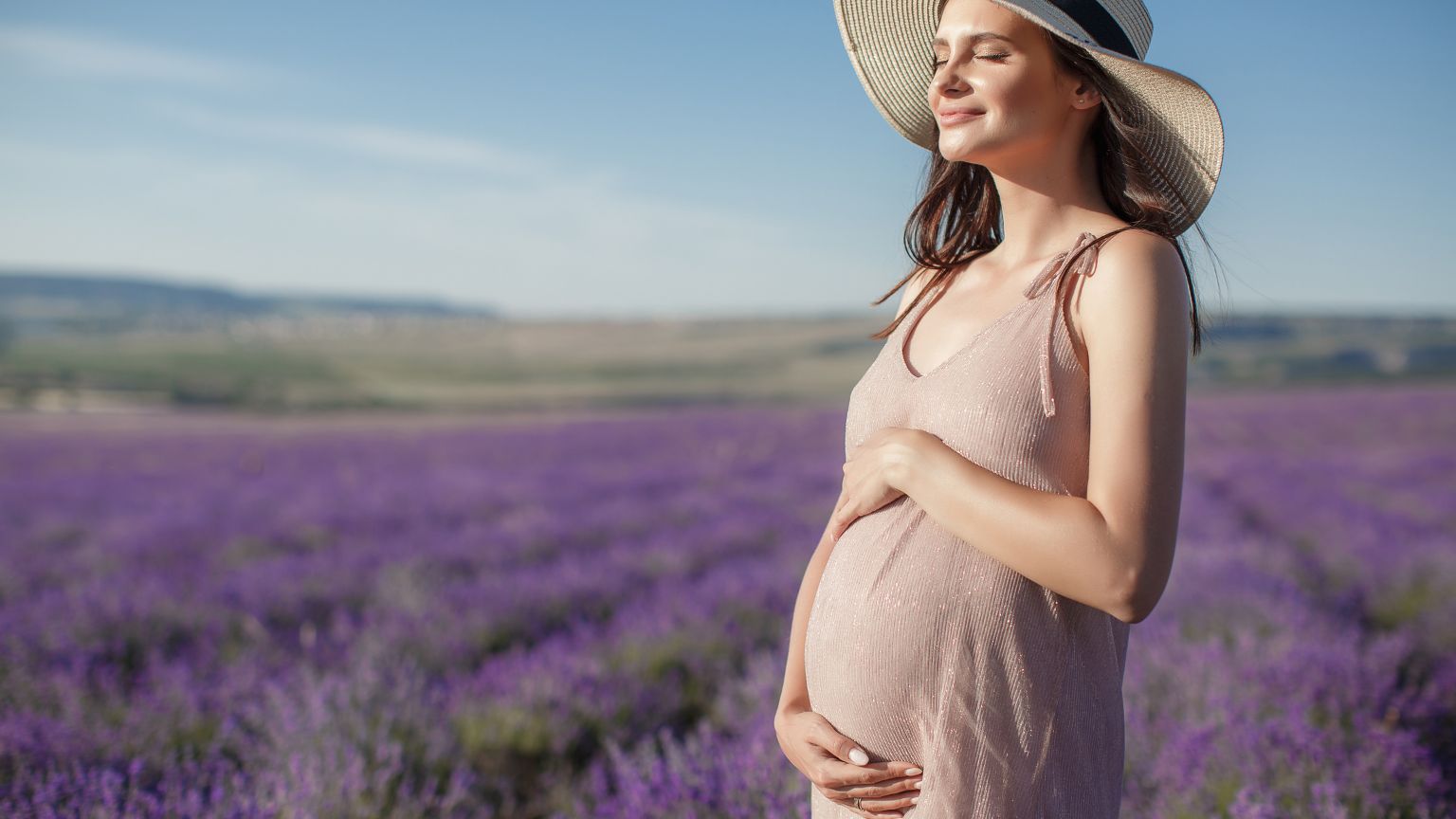 Kobieta w ciąży a podróżowanie - musisz o tym wiedzieć!